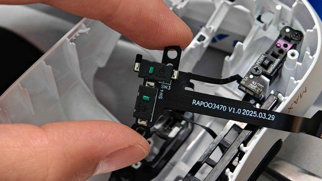 3 MAX二代双8K游戏鼠标拆解测评电子pg跟蝰蛇V3一比高下？雷柏VT(图6)