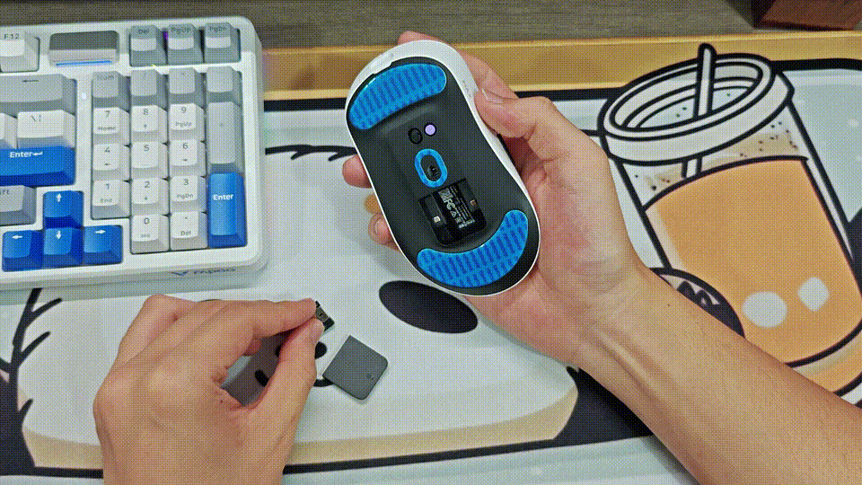 3 MAX二代双8K游戏鼠标拆解测评电子pg跟蝰蛇V3一比高下？雷柏VT(图7)